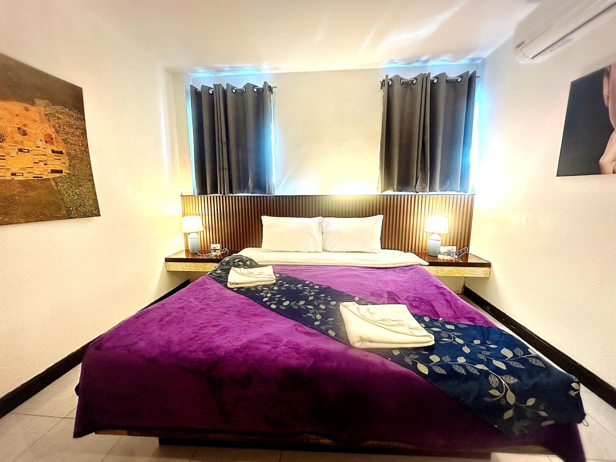 The Shades Hotel 50 Meter Beach Front パトン エクステリア 写真