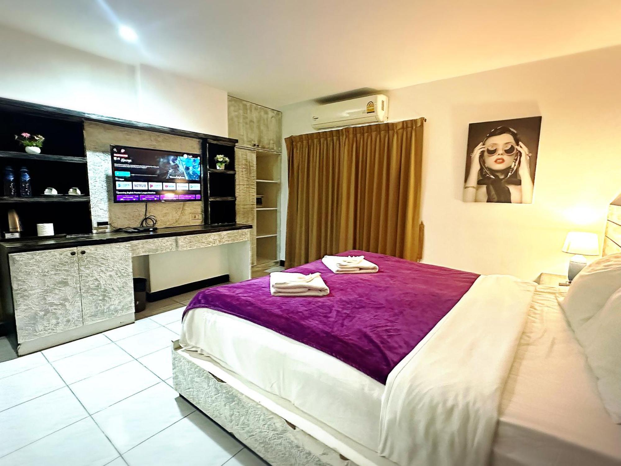 The Shades Hotel 50 Meter Beach Front パトン エクステリア 写真